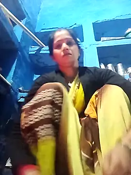 Jooli xx online show from February 16, 11:45 pm