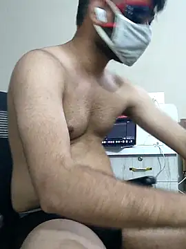 Snapshot of johnysinsr chatting on July 17, 6:46 pm johnysinsr online show from July 17, 6:46 pm