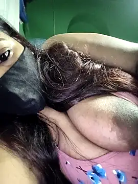 V-hot-swiet online show from October 7, 11:24 pm