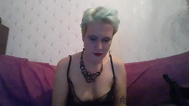 Snapshot of Verity_Vix chatting on February 21, 9:27 pm Verity Vix online show from February 21, 9:27 pm