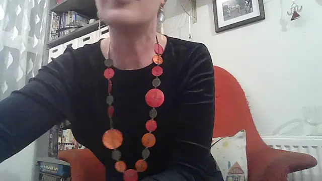 Snapshot of Verity_Vix chatting on March 2, 12:46 am Verity Vix online show from March 2, 12:46 am