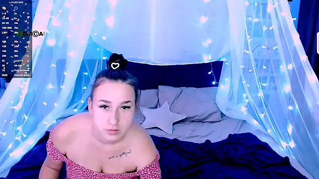 Snapshot of alma_black chatting on September 23, 5:32 am alma black online show from September 23, 5:32 am
