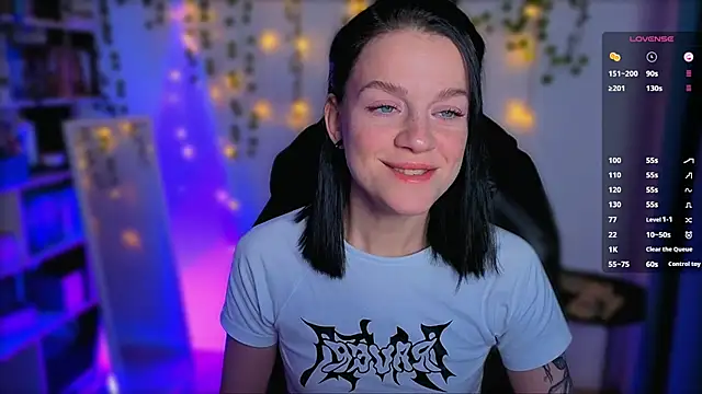 raspberry  girl  online show from September 14, 7:57 pm