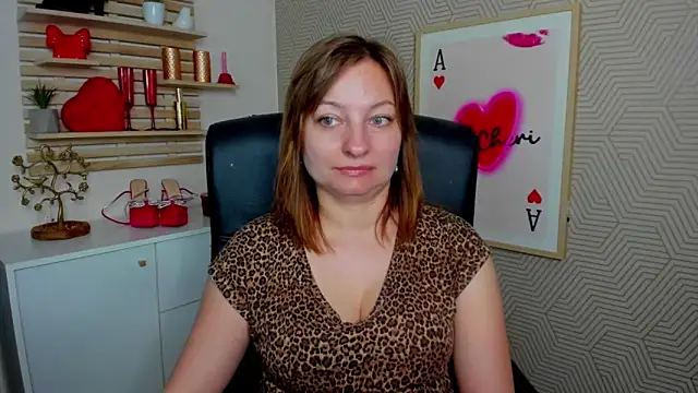 Snapshot of angelaSamt chatting on May 4, 5:36 am angelaSamt online show from May 4, 5:36 am