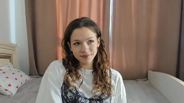 VelvetRisque online show from February 6, 6:29 am