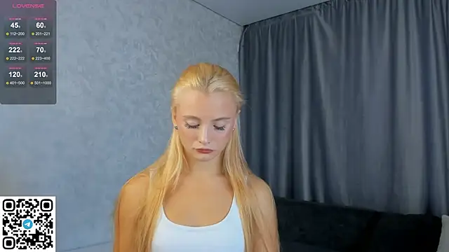 NaughtySeraphine online show from September 25, 6:28 am