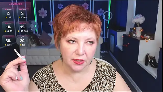 Kira Kenett online show from October 10, 11:20 am