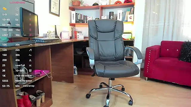 GretaVoss  online show from April 11, 8:13 pm