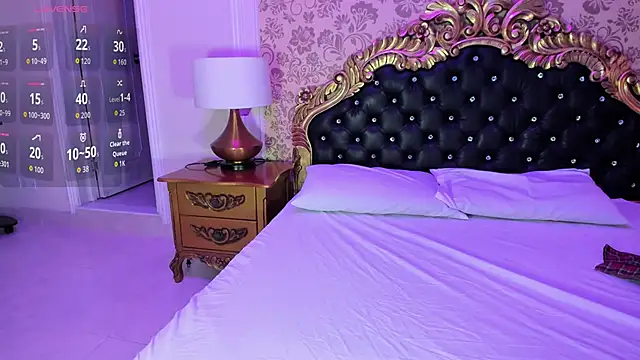 HatsaJones online show from October 19, 3:40 am