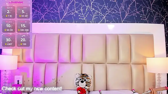 HatsaJones online show from March 11, 3:45 am