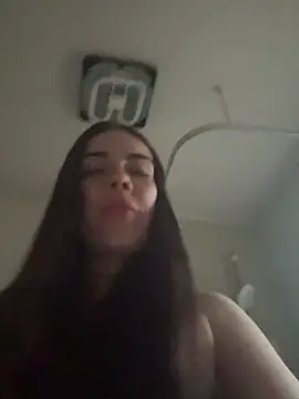 valentinalamont online show from September 19, 5:57 pm