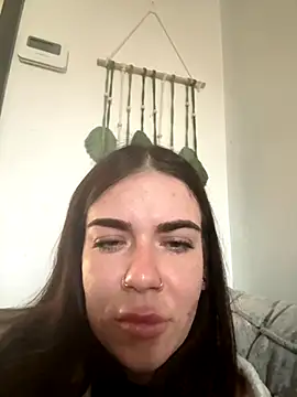 valentinalamont online show from September 20, 7:09 am