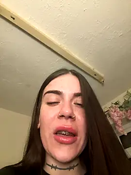 valentinalamont online show from September 23, 10:02 pm