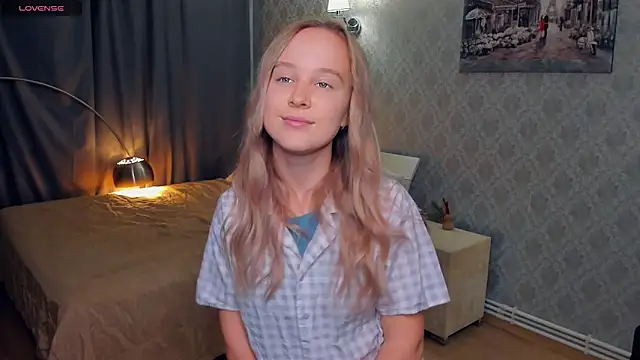 Snapshot of SoonMoor chatting on October 30, 8:09 pm SoonMoor online show from October 30, 8:09 pm