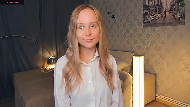 Snapshot of SoonMoor chatting on October 31, 5:03 pm SoonMoor online show from October 31, 5:03 pm