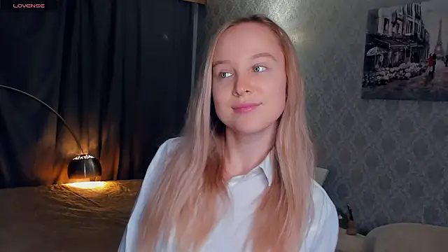 Snapshot of SoonMoor chatting on November 4, 7:02 pm SoonMoor online show from November 4, 7:02 pm