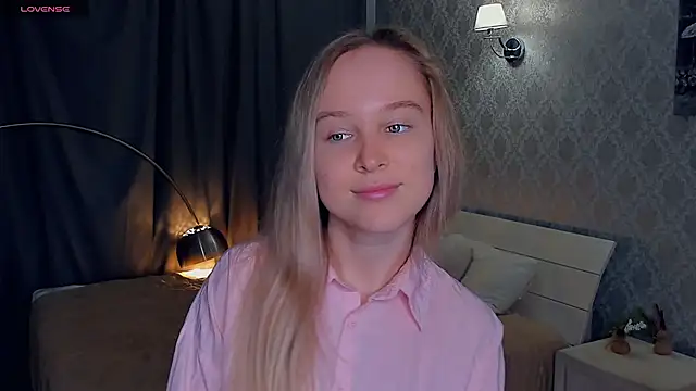 Snapshot of SoonMoor chatting on November 11, 6:30 pm SoonMoor online show from November 11, 6:30 pm