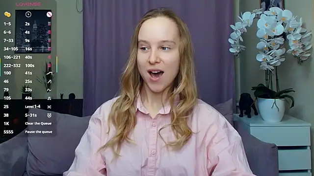 SoonMoor online show from March 29, 6:41 pm