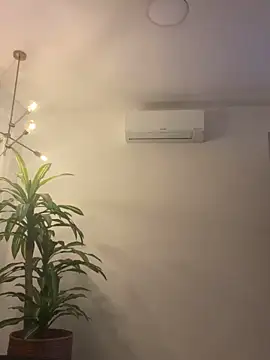 Snapshot of TiffanyyLam chatting on November 2, 11:12 am TiffanyyLam online show from November 2, 11:12 am