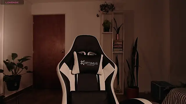 Ellyuwuw online show from November 6, 11:48 pm