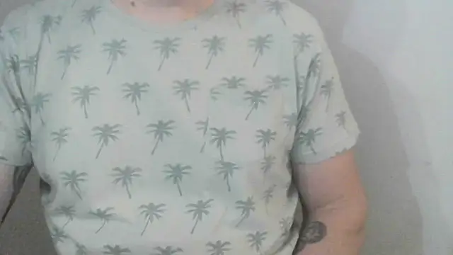 Snapshot of Timidone80 chatting on October 1, 7:31 pm Timidone80 online show from October 1, 7:31 pm