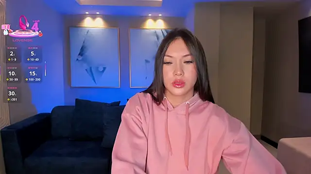 AnnaHoffman  online show from October 3, 2:14 pm