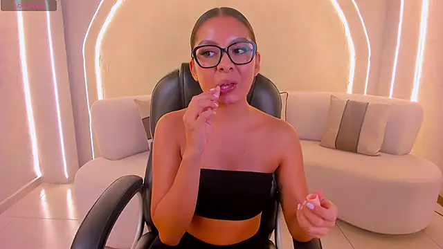 NinaBlum online show from October 16, 3:29 am