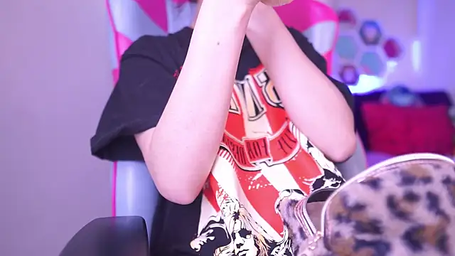 Rebecah 1 online show from April 11, 12:09 pm