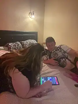 Snapshot of lesptilou chatting on February 19, 9:33 pm lesptilou online show from February 19, 9:33 pm