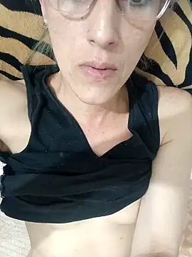 Snapshot of Valeri_hot_ass chatting on November 27, 4:14 am Valeri hot ass online show from November 27, 4:14 am