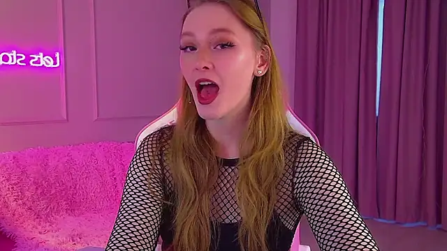 AgataFoxley online show from January 18, 6:28 am