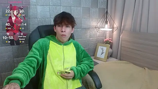 Snapshot of Iantwink18 chatting on September 14, 4:33 am Iantwink18 online show from September 14, 4:33 am