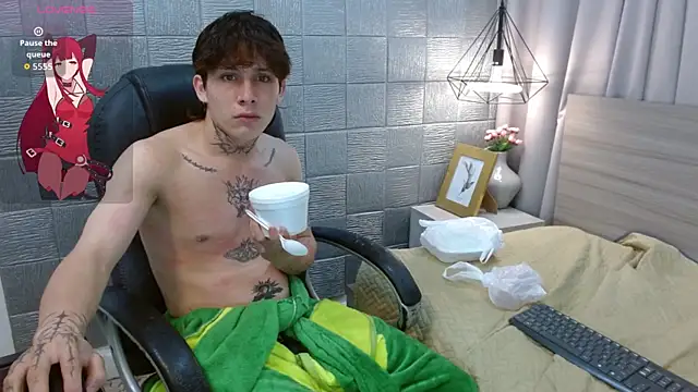 Snapshot of Iantwink18 chatting on September 17, 5:14 pm Iantwink18 online show from September 17, 5:14 pm