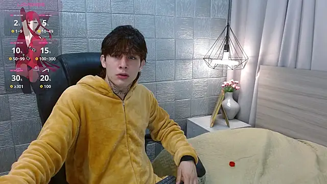 Snapshot of Iantwink18 chatting on September 19, 5:53 am Iantwink18 online show from September 19, 5:53 am