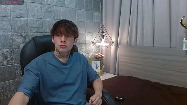 Snapshot of Iantwink18 chatting on September 26, 1:15 pm Iantwink18 online show from September 26, 1:15 pm