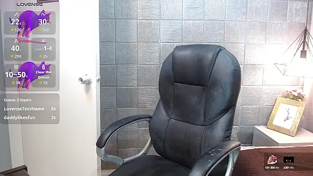 Snapshot of Iantwink18 chatting on October 3, 12:57 pm Iantwink18 online show from October 3, 12:57 pm