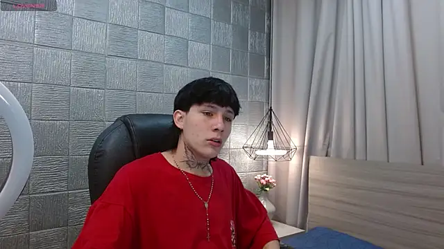 Snapshot of Iantwink18 chatting on October 14, 2:07 pm Iantwink18 online show from October 14, 2:07 pm