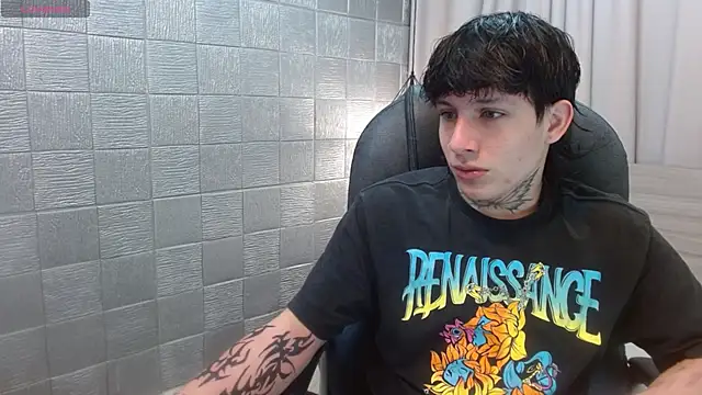 Snapshot of Iantwink18 chatting on November 19, 3:06 am Iantwink18 online show from November 19, 3:06 am