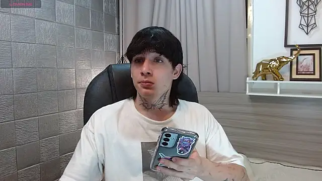 Iantwink18 online show from December 15, 3:33 am