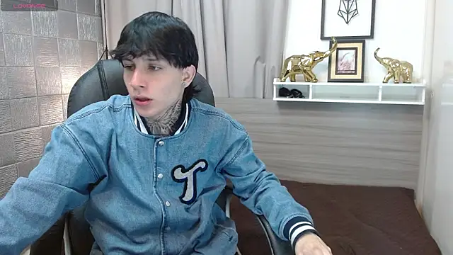 Iantwink18 online show from February 20, 8:31 pm