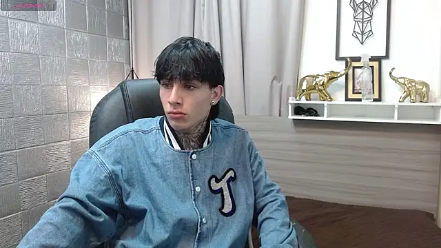 Iantwink18 online show from February 24, 7:34 pm