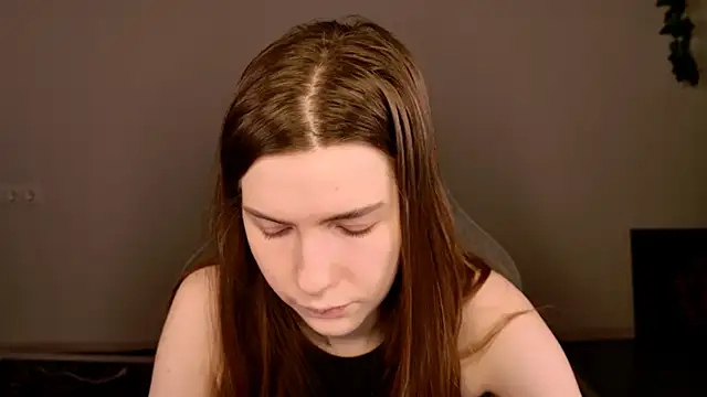 AliceCUNTach online show from December 4, 5:06 am