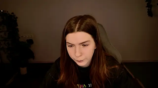 AliceCUNTach online show from December 20, 5:03 am