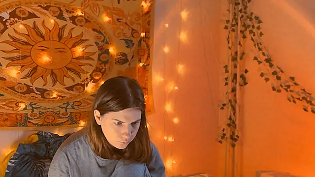 AliceCUNTach online show from February 24, 5:05 am