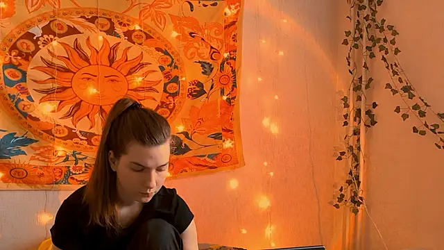 AliceCUNTach online show from March 7, 5:15 am