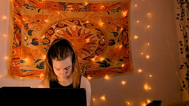 AliceCUNTach online show from April 18, 5:11 am