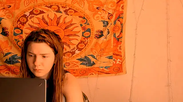 AliceCUNTach online show from June 6, 5:12 am