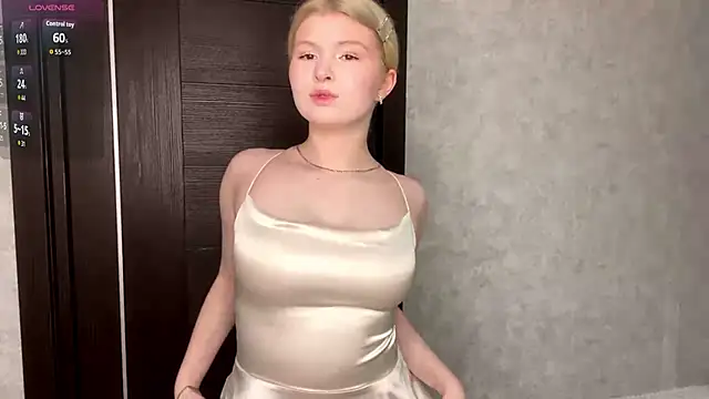 Snapshot of ShontaWasilko chatting on April 1, 6:27 pm ShontaWasilko online show from April 1, 6:27 pm