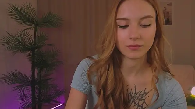 Snapshot of Vegas_V chatting on October 10, 3:00 pm Vegas V online show from October 10, 3:00 pm