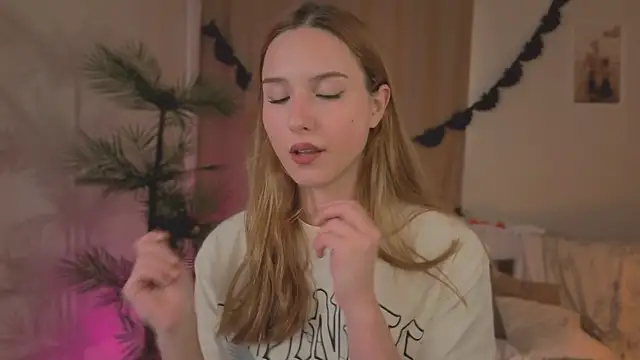 Snapshot of Vegas_V chatting on October 21, 1:45 pm Vegas V online show from October 21, 1:45 pm